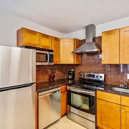 Stylish & Great Location Next To The Convention Center Apartment Philadelphia Exterior photo
