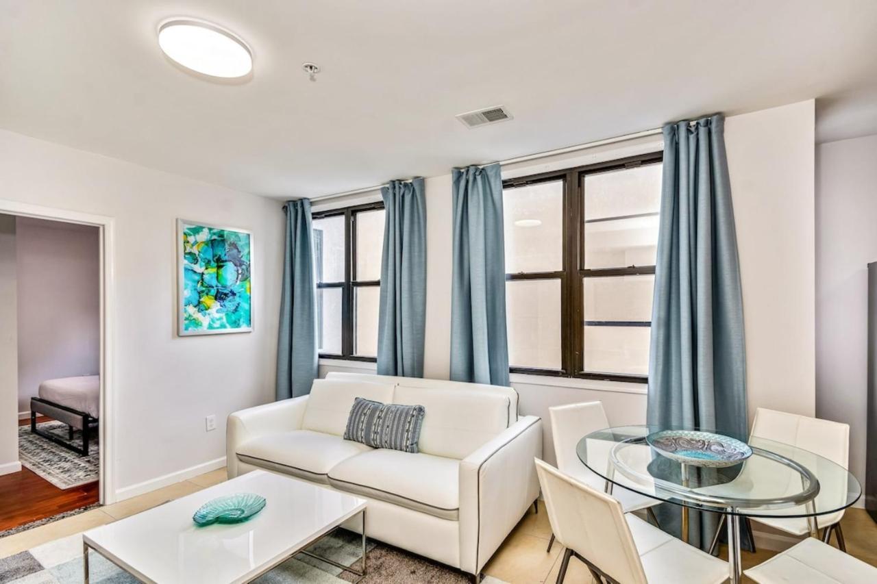 Stylish & Great Location Next To The Convention Center Apartment Philadelphia Exterior photo